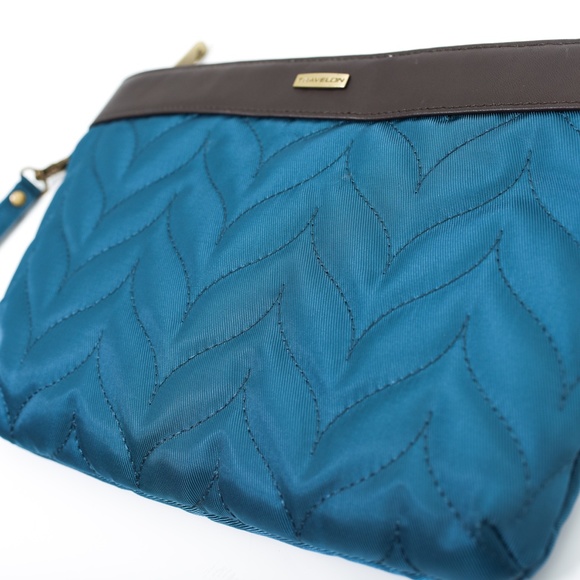 Travelon Quilted Teal Blue Medium Size Wristlet With Anti Theft RFID Blocking - Picture 2 of 14